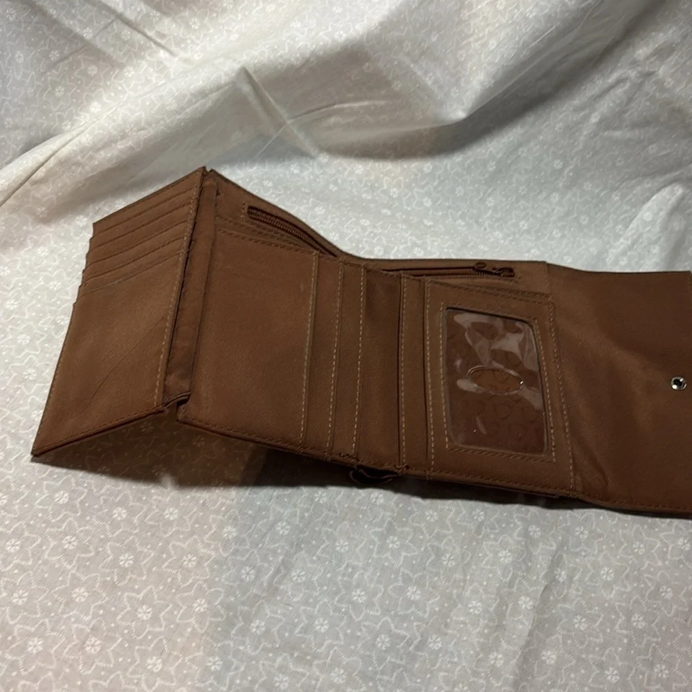 Liz Claiborne Trifold Wallet - Picture 9 of 13